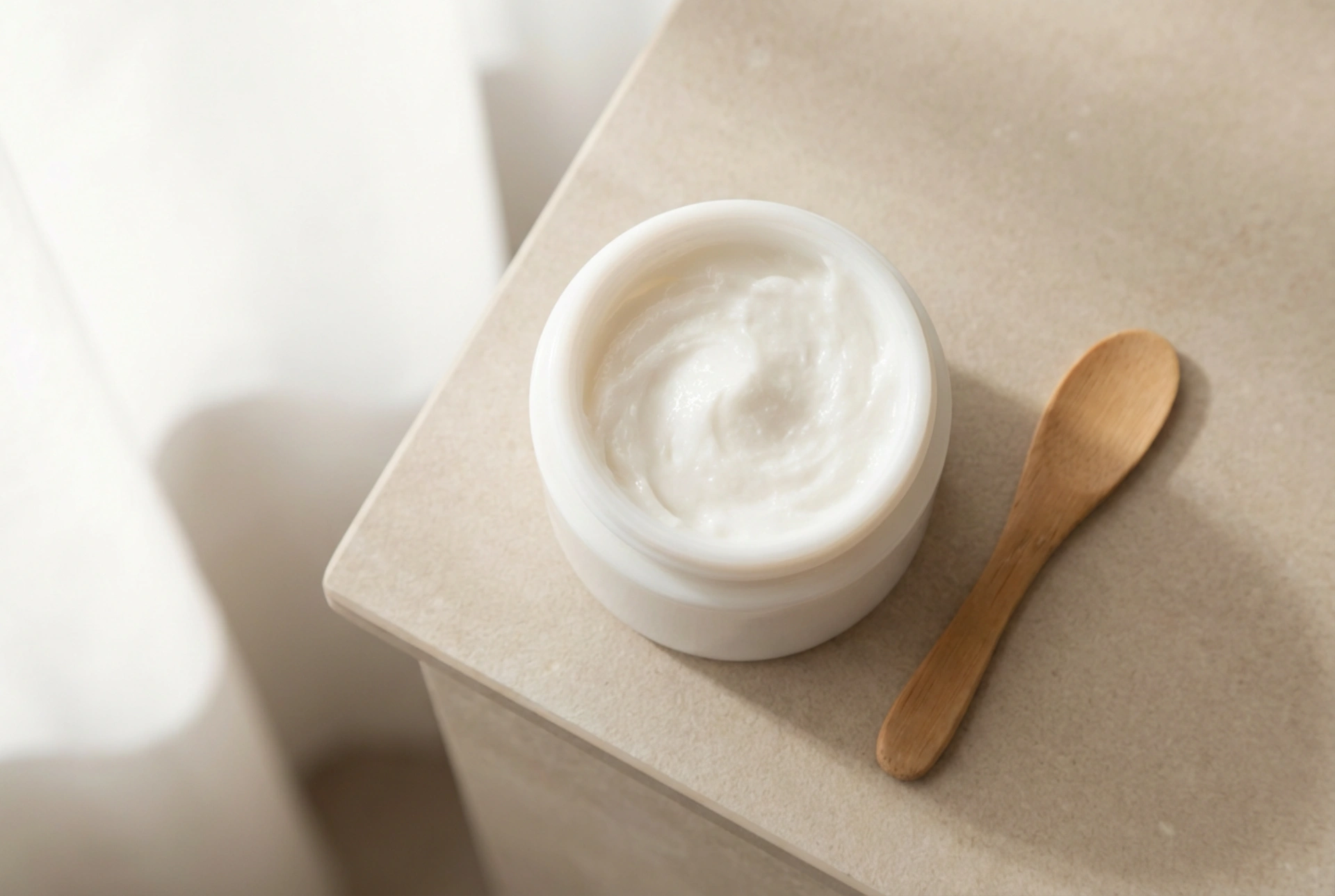 Anti-Wrinkle Moisturising Cream: How to Choose and Use It Daily