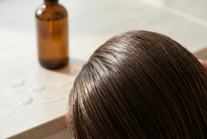 Shampoo for Frizzy Hair: Gentle Cleansing and Smoothing