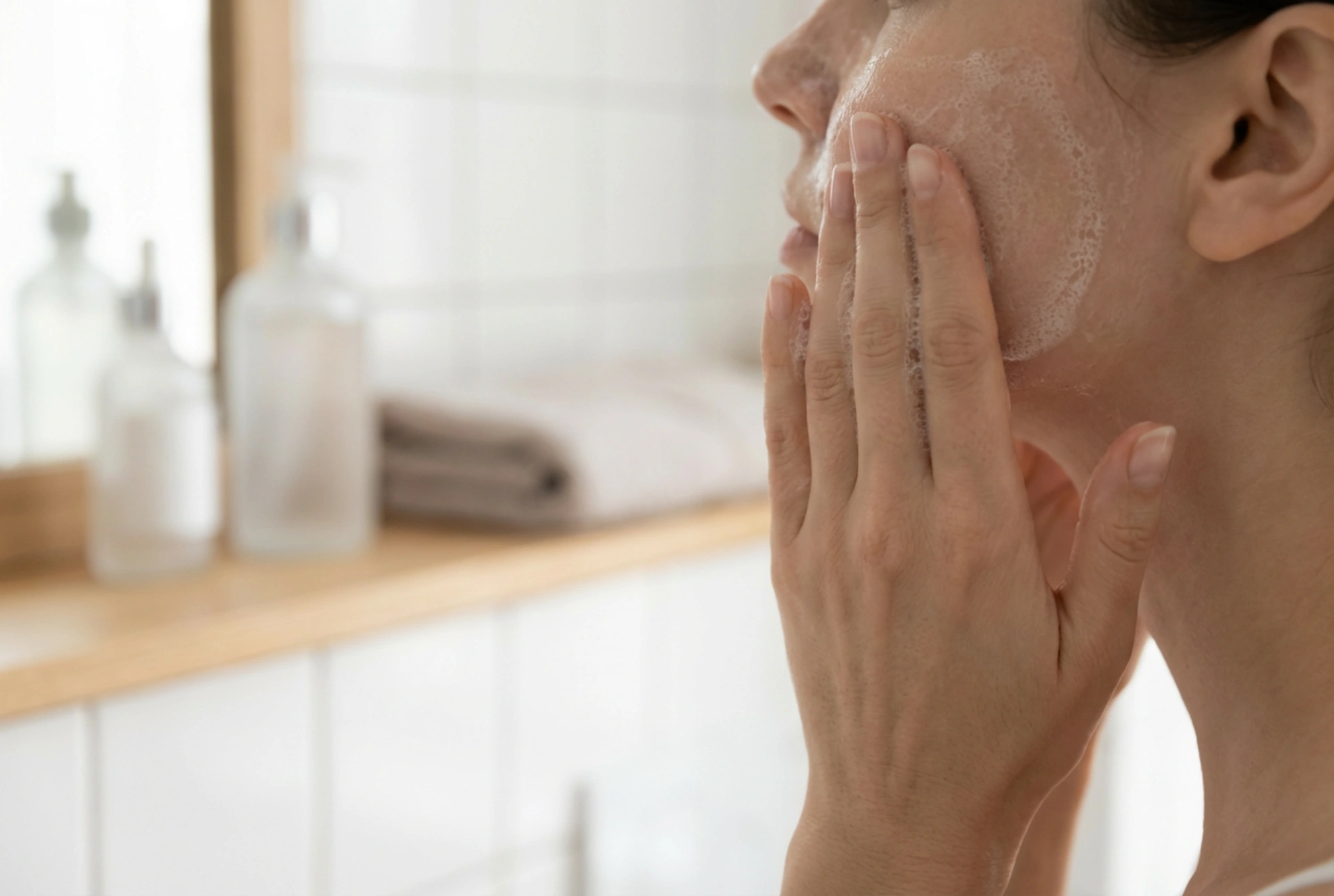 Cleansing Gel: How to Use It Without Drying Out Your Skin