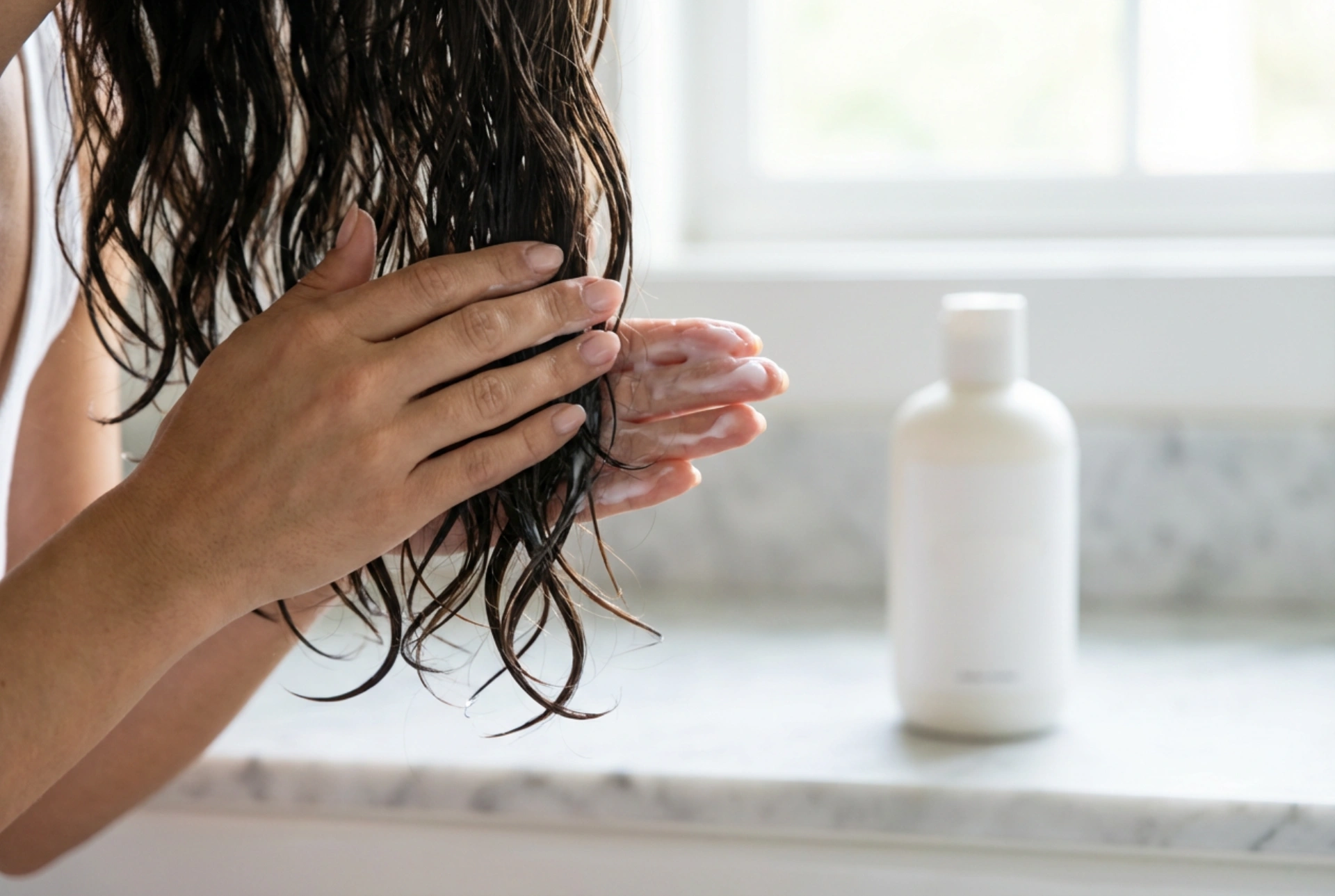 How to Use a Keratin Hair Conditioner: Who It’s For and How to Apply