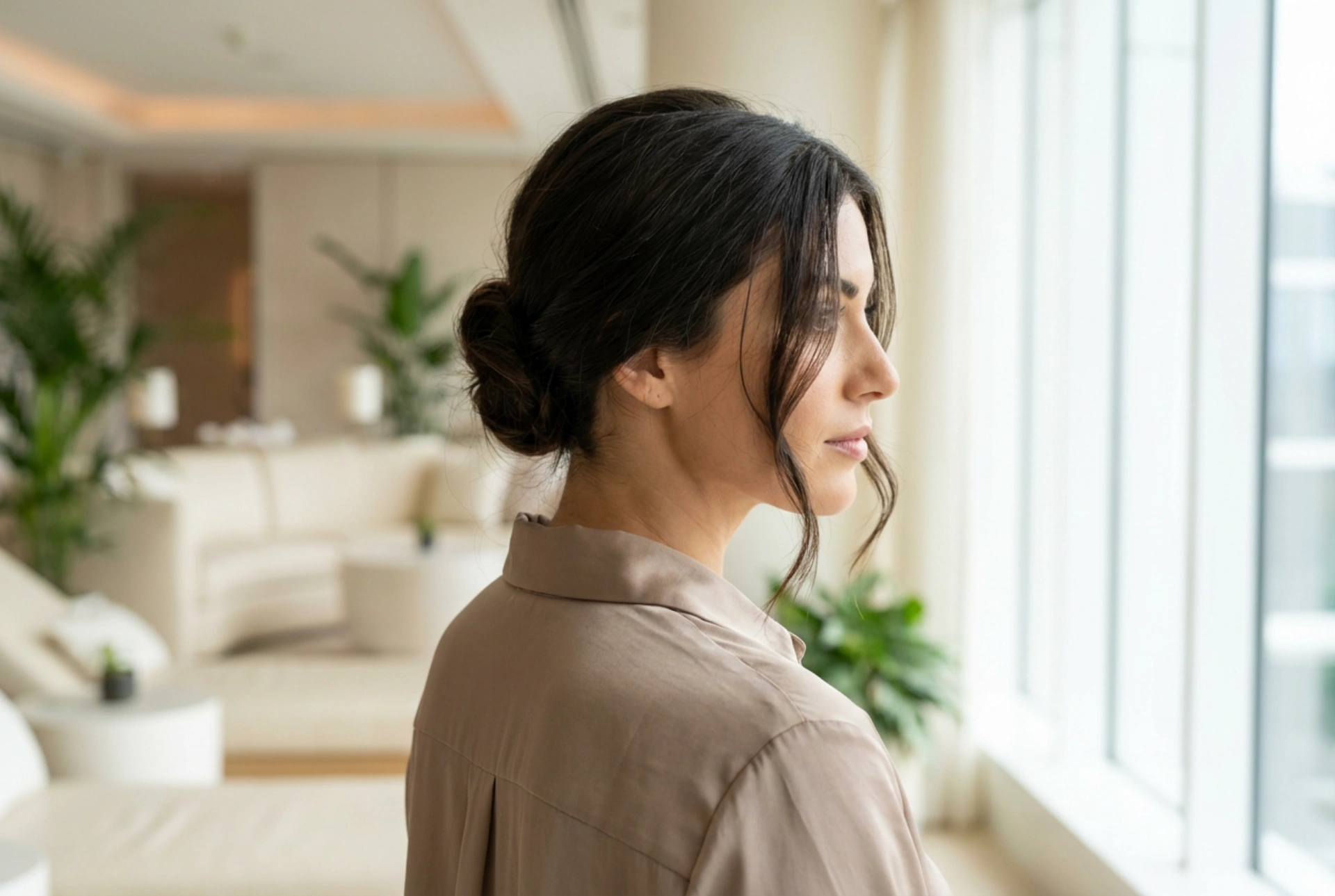 Elegant Hairstyles for the Mother of the Bride: Subtlety and All-Day Hold