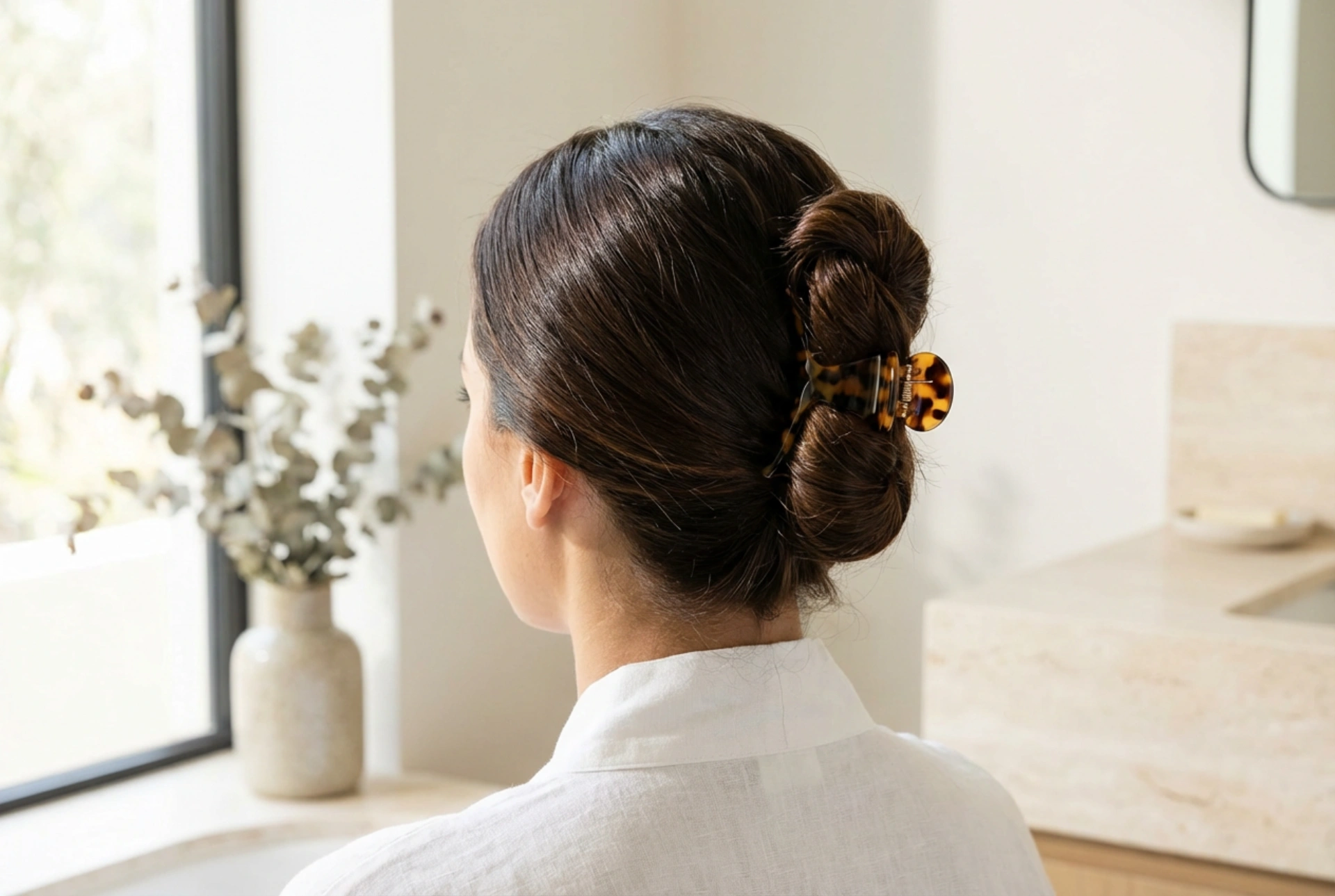 Hairstyles with a Hair Claw: Everyday Updos and Evening Styles