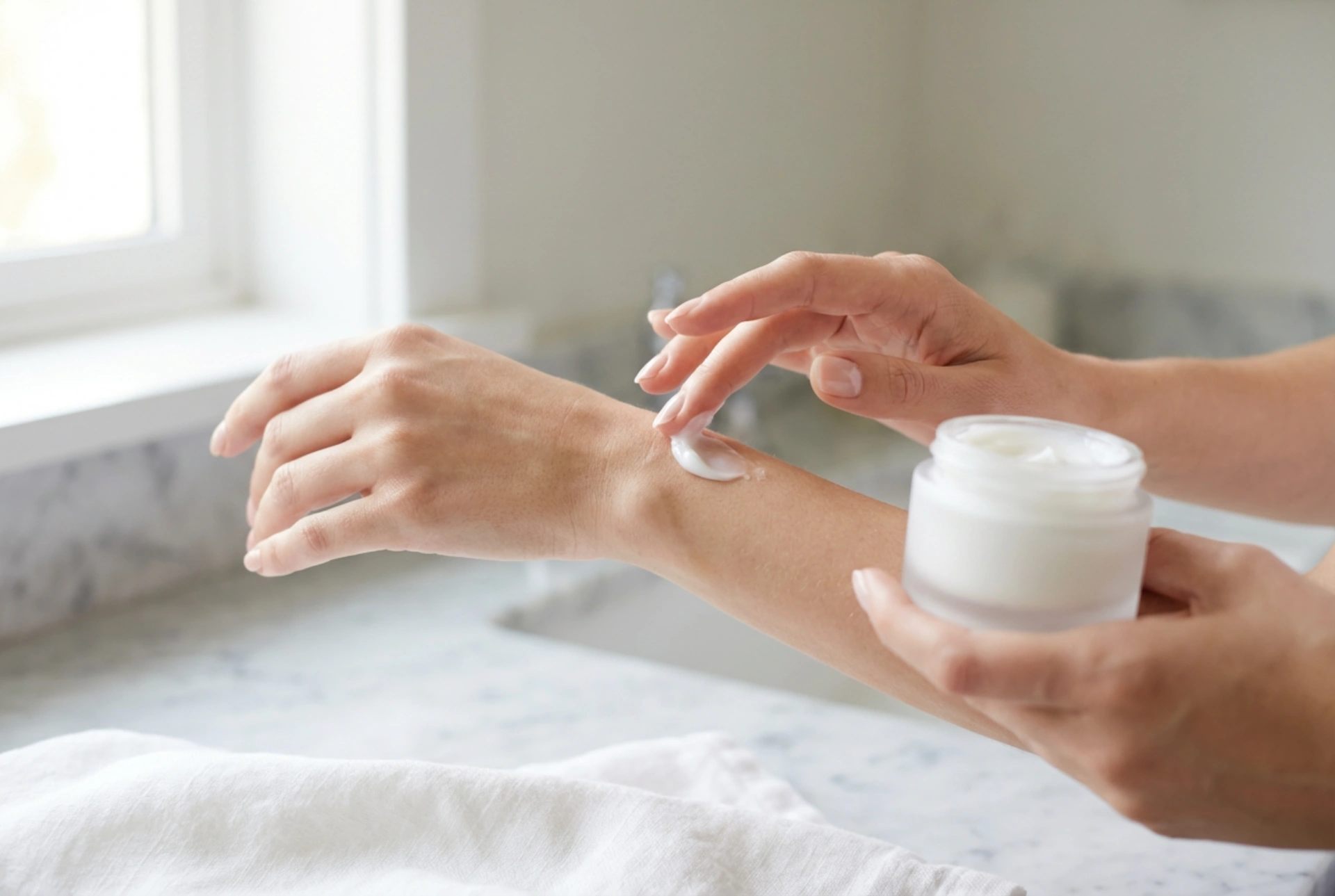 Intimate areas: hair removal cream for women, selection and application