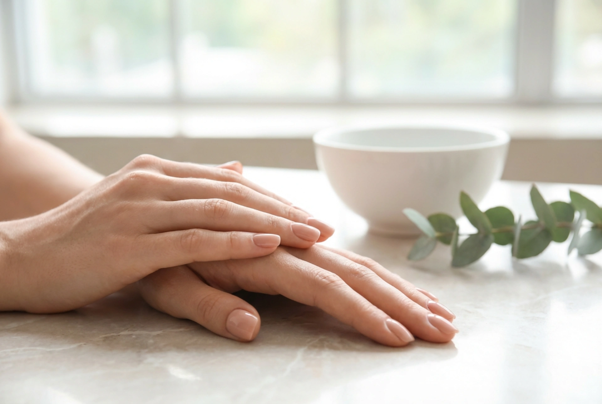 Natural Hybrid Nails: Thin Application, Nude Colours, and a Glossy Finish