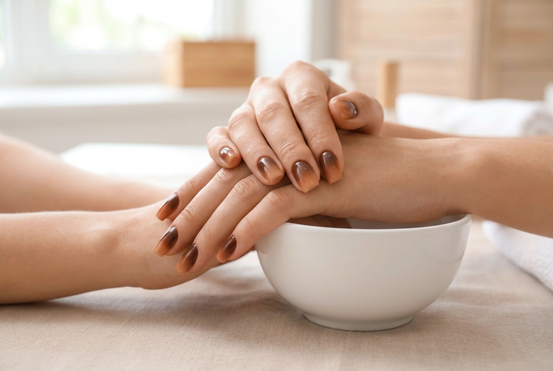 Autumn Brown Ombre Nails: Warm Hues and Shading Techniques