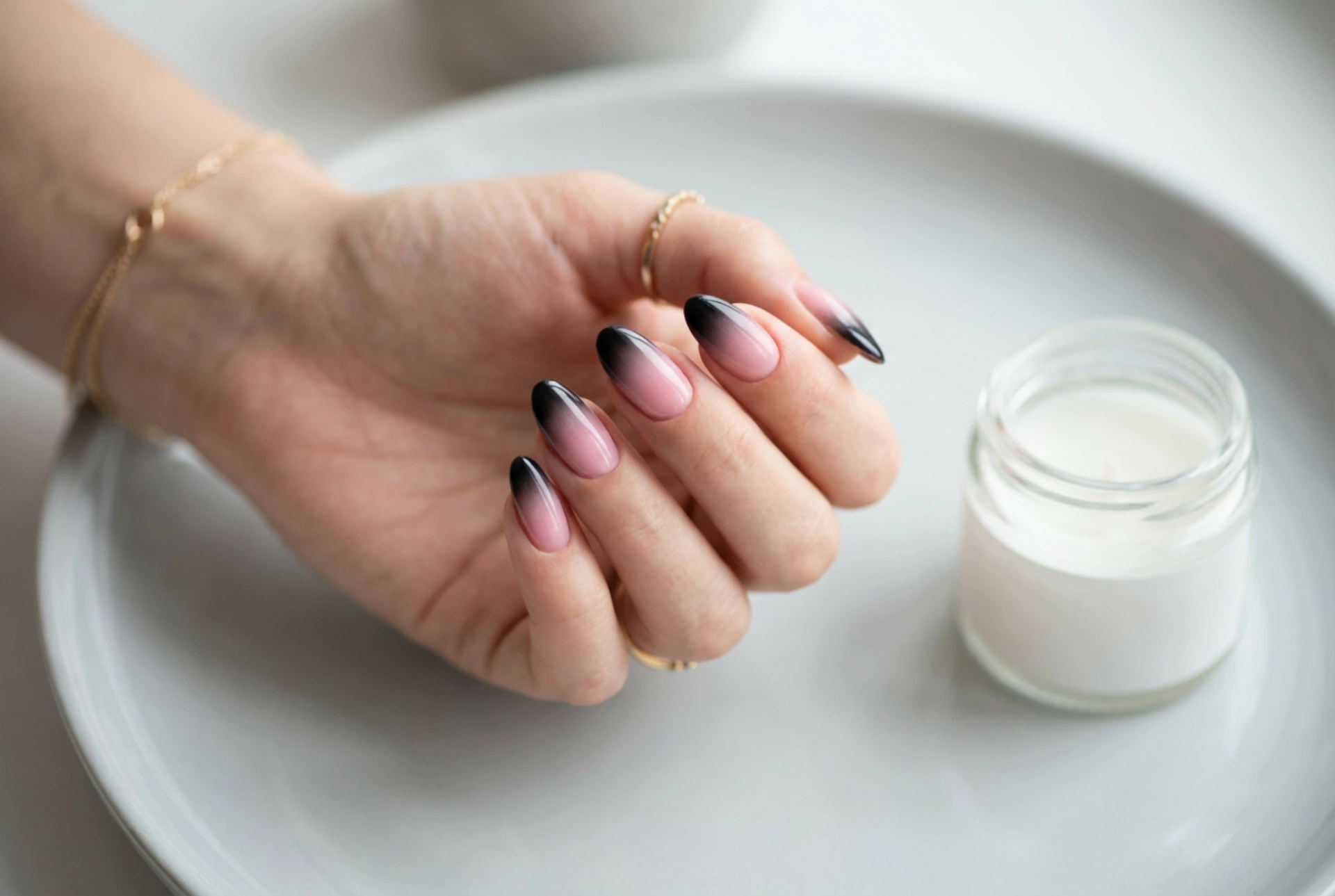 Pink and Black Ombre Nails: A Flawless, Streak-Free Contrast