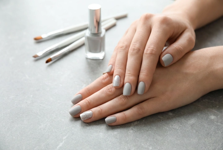 Grey Nails with a Silver Accent: Simple Methods and Tools