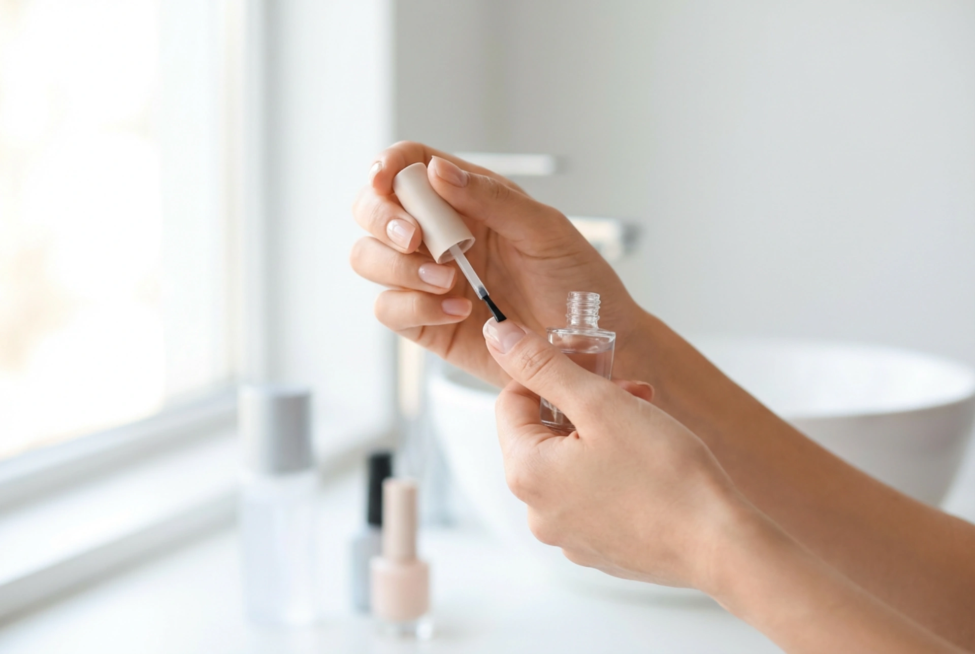 Choosing a Nail Base Coat: Why to Use It and How to Apply It Perfectly