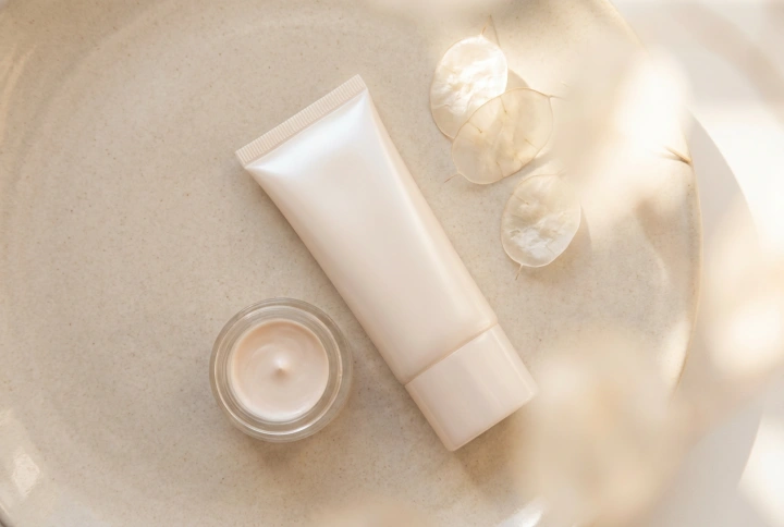 Illuminating Makeup Primer: A Glow Without the Greasy Look
