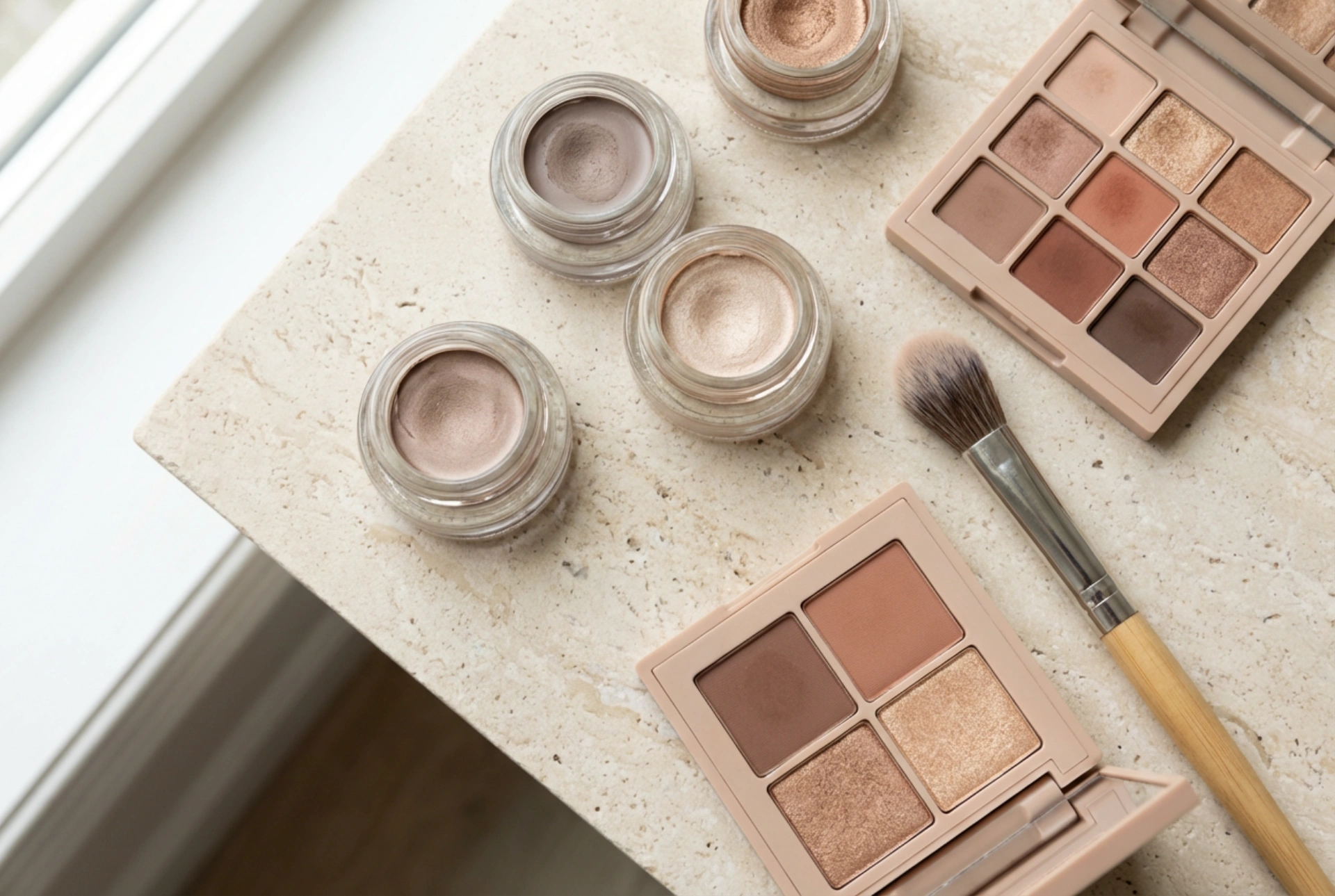 Cream Eyeshadows: How to Apply and Combine Them with Powder