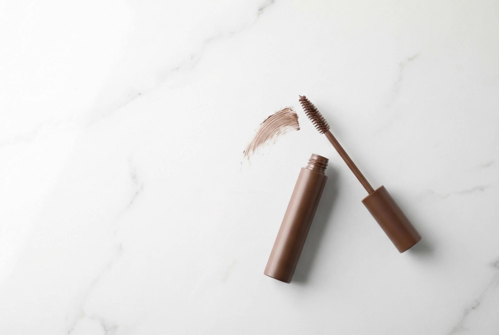 Brown Mascara: Subtle Lash Enhancement for a Soft, Natural Look