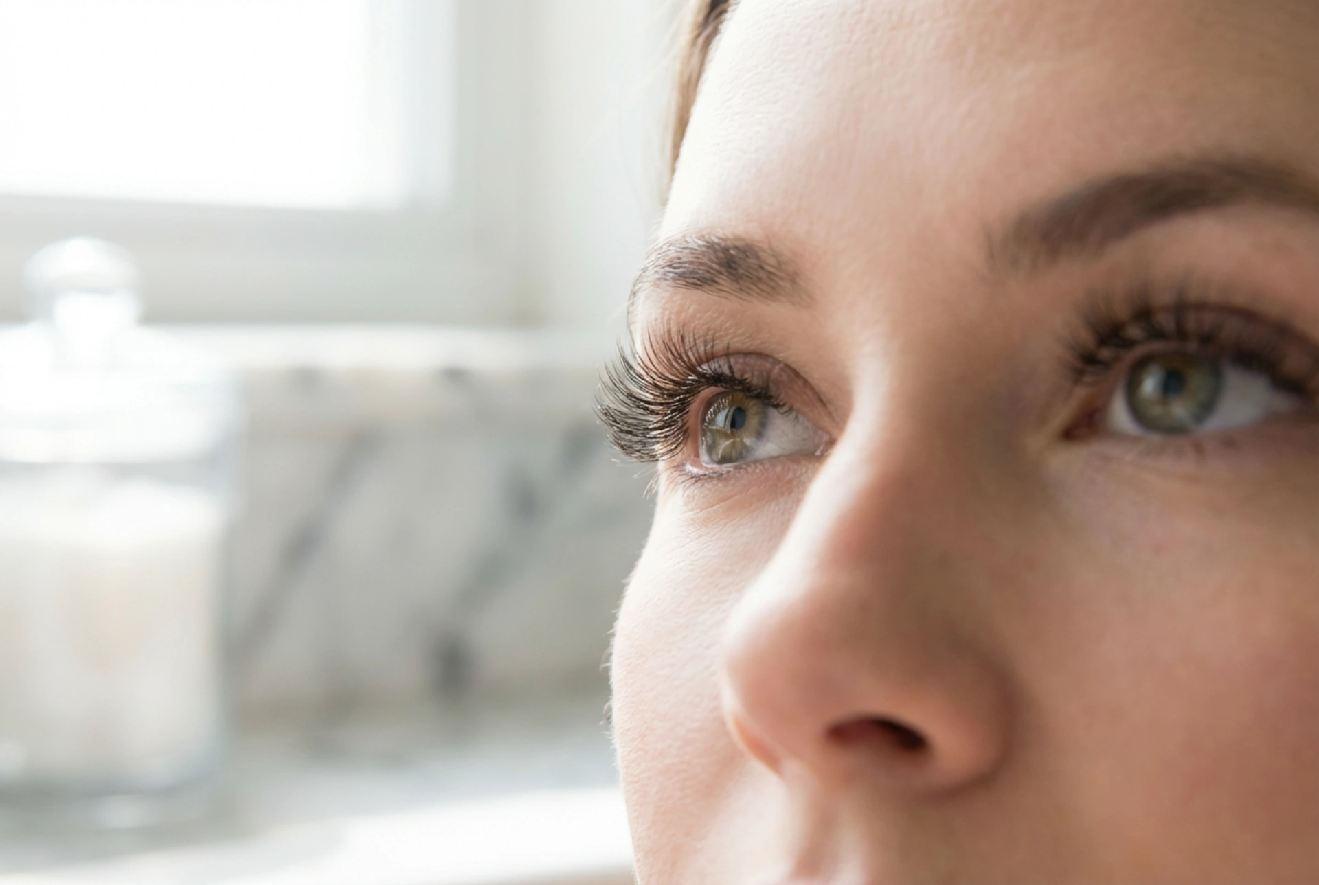Ready-Made 3D Clusters: How to Achieve a Light Effect Without Weighing Down the Eyelid