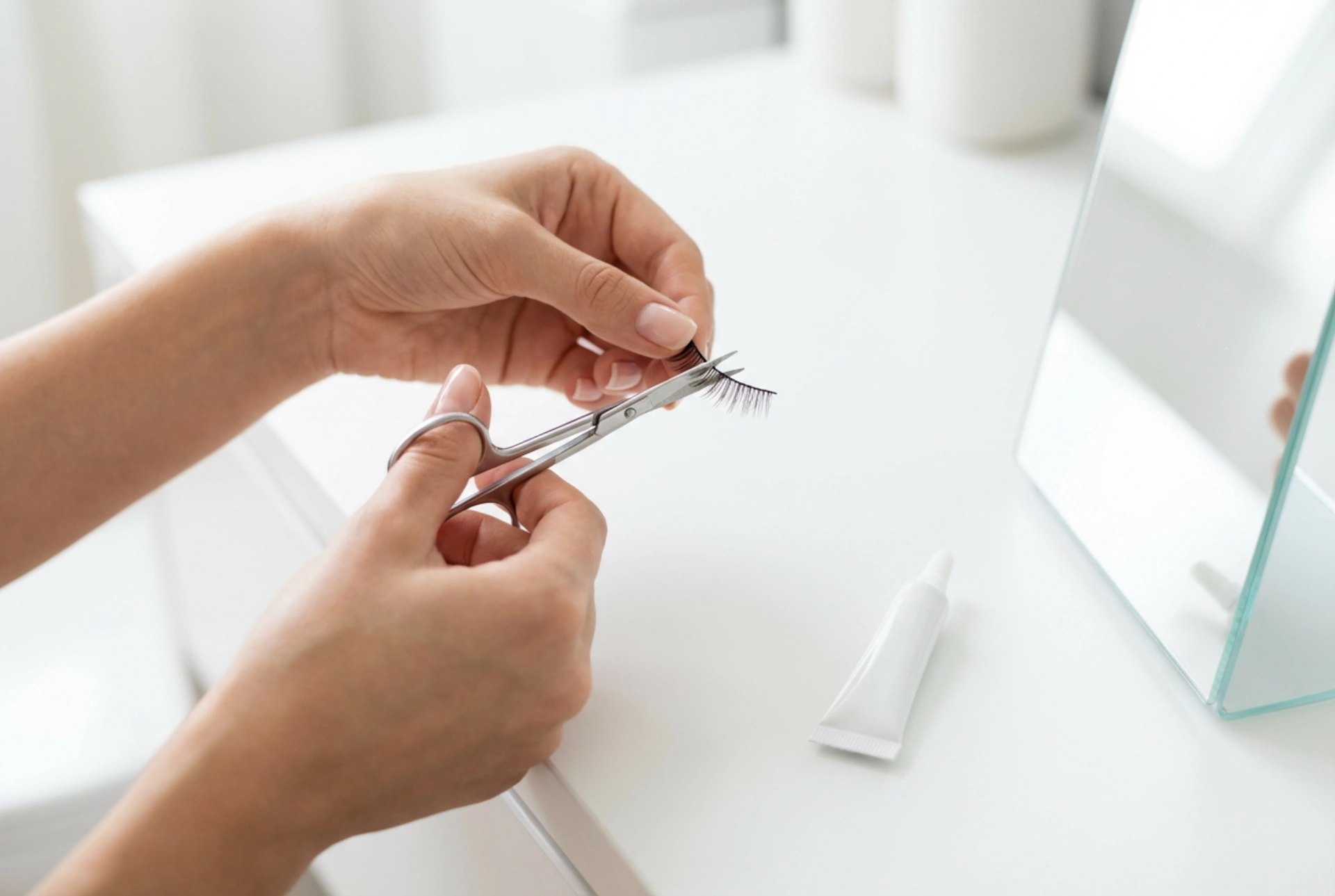 False Eyelashes: How to Trim, Apply and Secure the Perfect Look