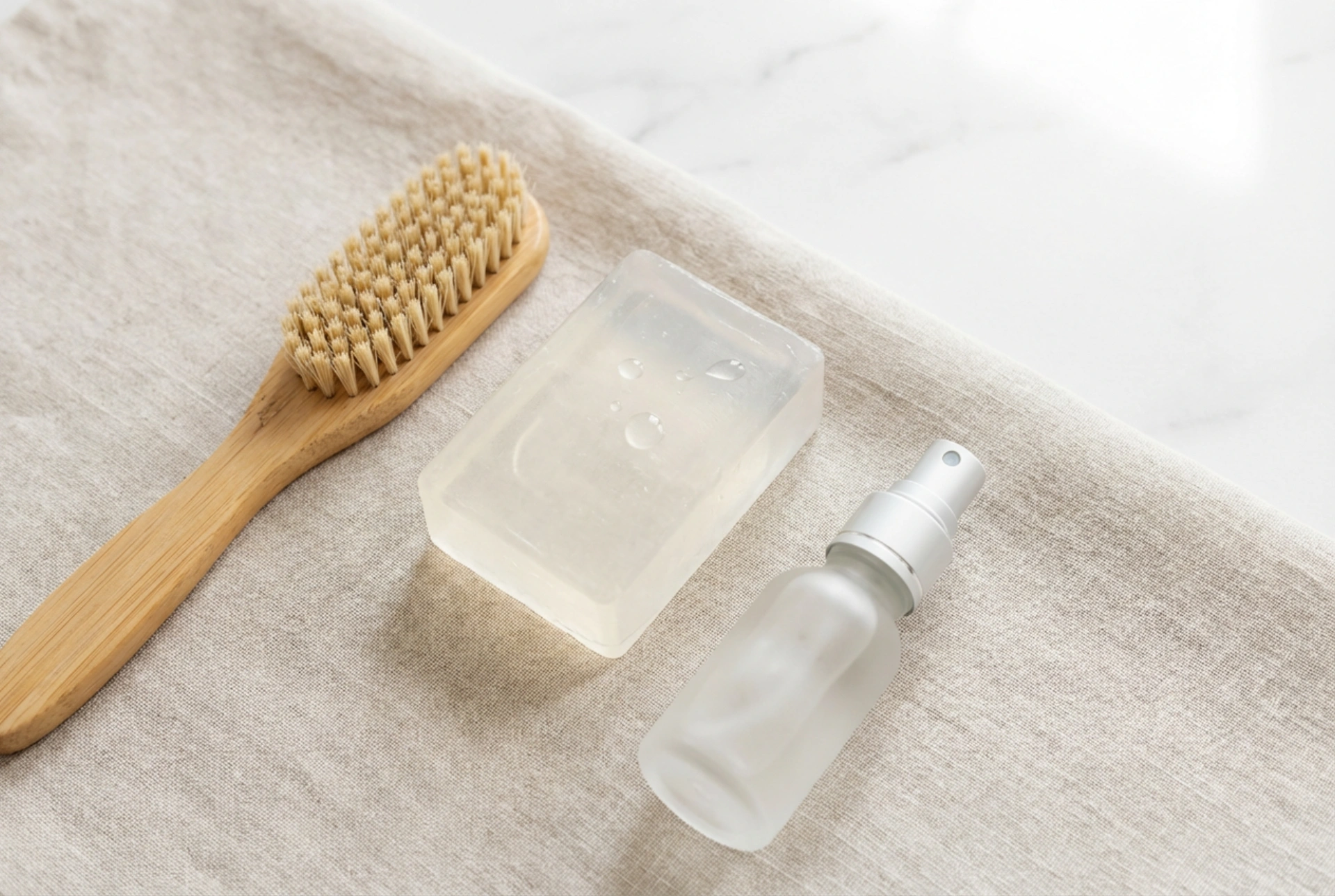 Soap Brows Without Lumps: Styling Technique, Tools, and Setting