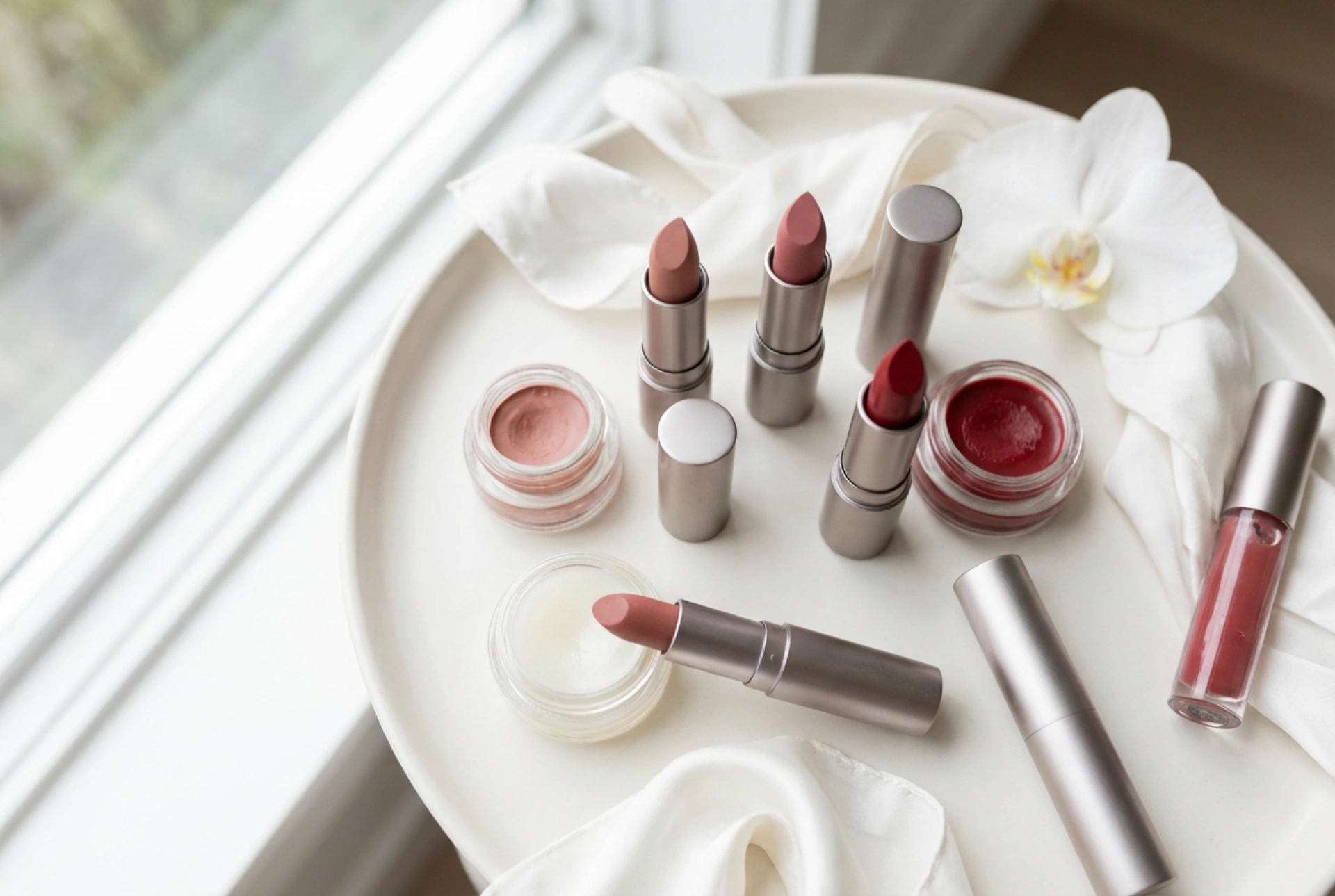 Lipstick vs. Lip Balm: A Guide to Formulas and Flawless Application