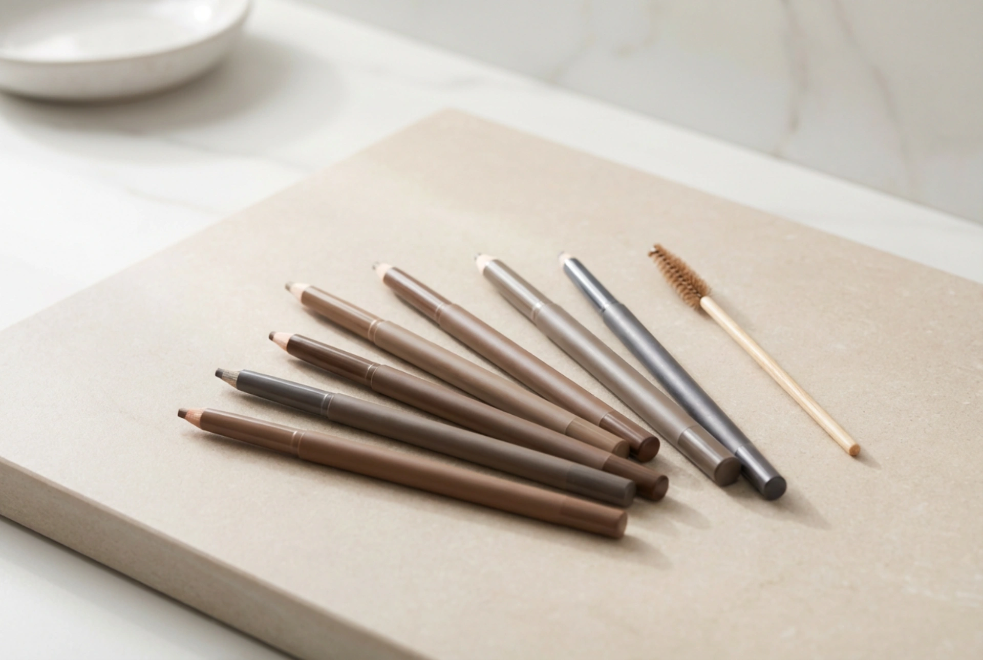 Eyebrow Pencils: How to Choose the Right Shade, Hardness, and Application Techniques